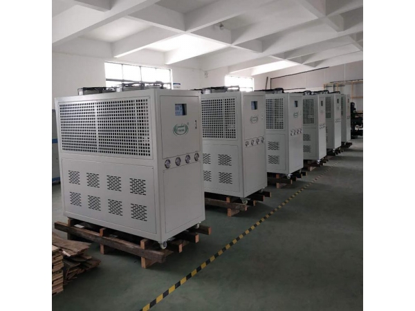 制冷機組的冷凝器有什么作用？