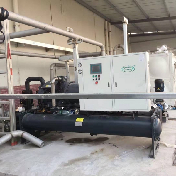 水冷螺桿式冷水機(jī)組，大型制冷設(shè)備，工業(yè)冷水機(jī)組廠(chǎng)家